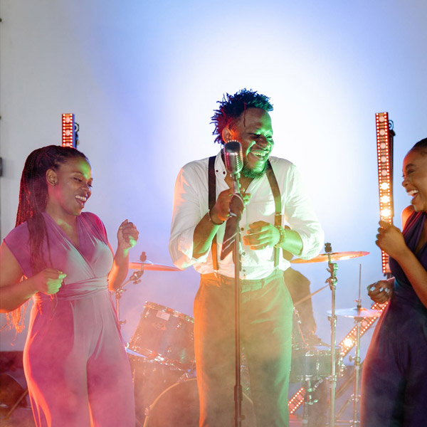 iFave Blog Which Singers are Known for Setting and Defining Artistic